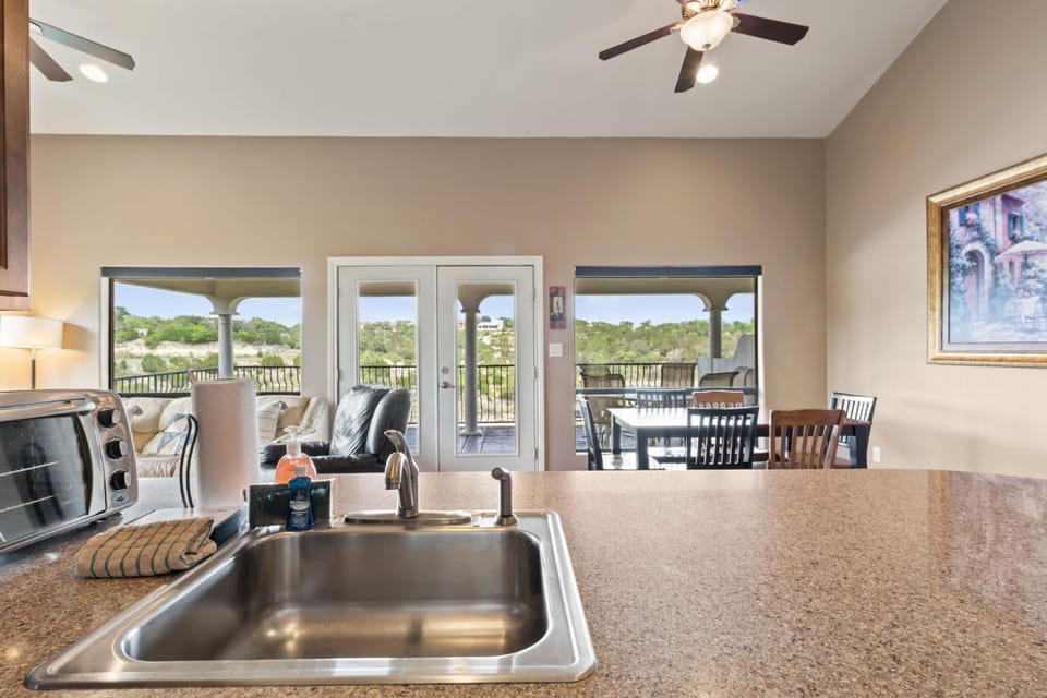 Kitchen or kitchenette, Living room, Dining area