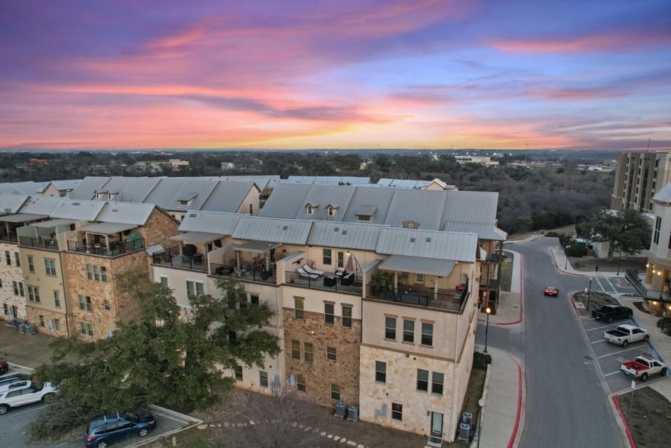 Property building, Day, Bird's eye view, Location, Parking
