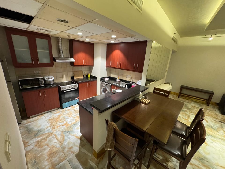 Kitchen or kitchenette, Dining area, oven, stove