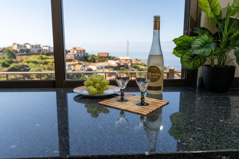 View (from property/room), Food and drinks, Dining area