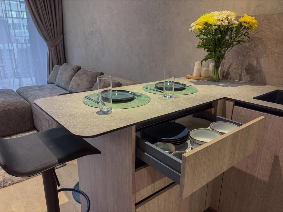 Living room, Seating area, Dining area