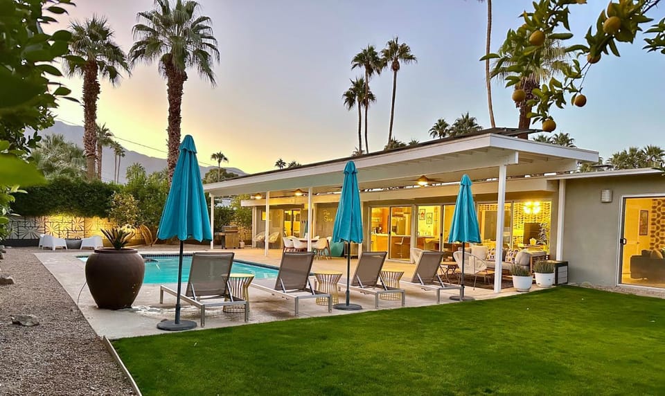 Property building, Day, Garden, Swimming pool, sunbed