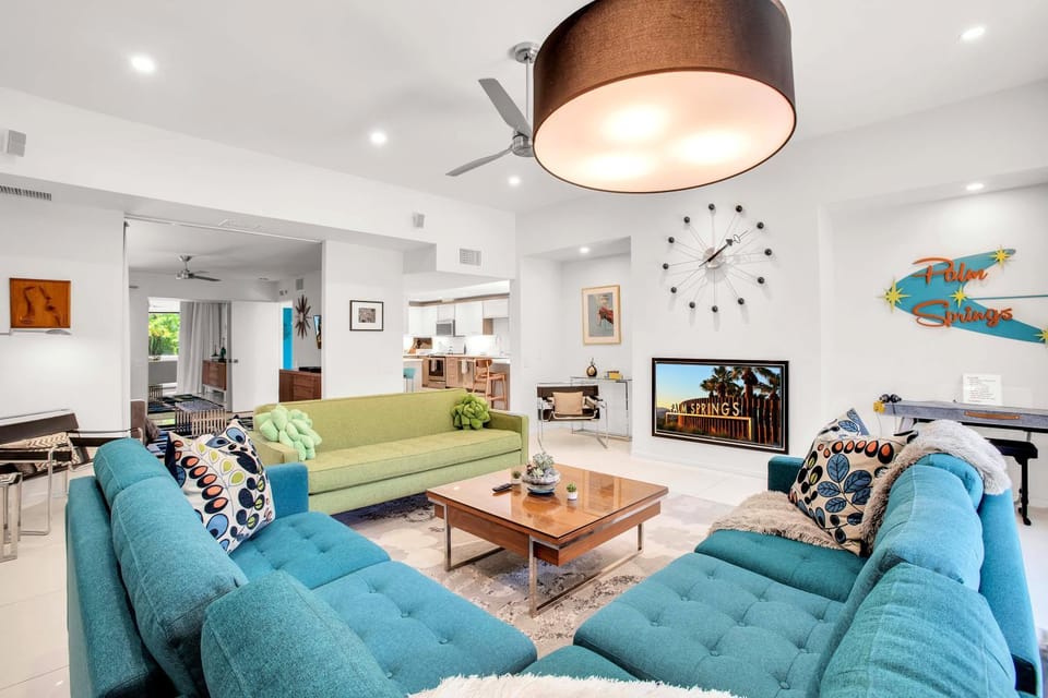 TV and multimedia, Living room, Seating area