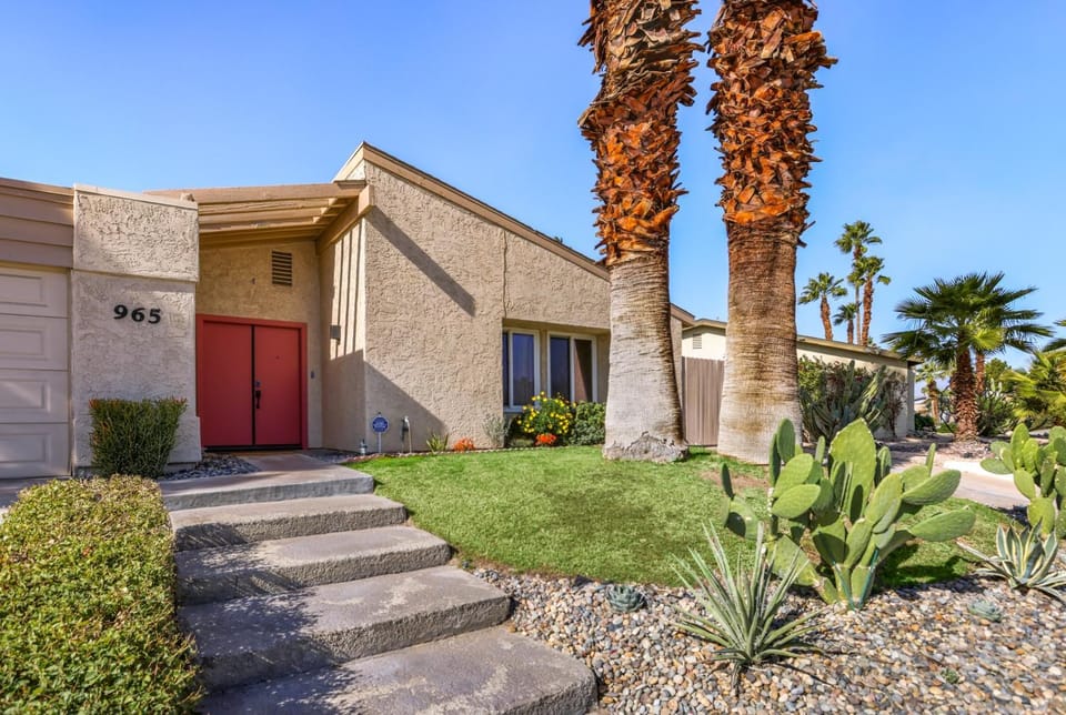 Property building, Facade/entrance, Day, Garden view