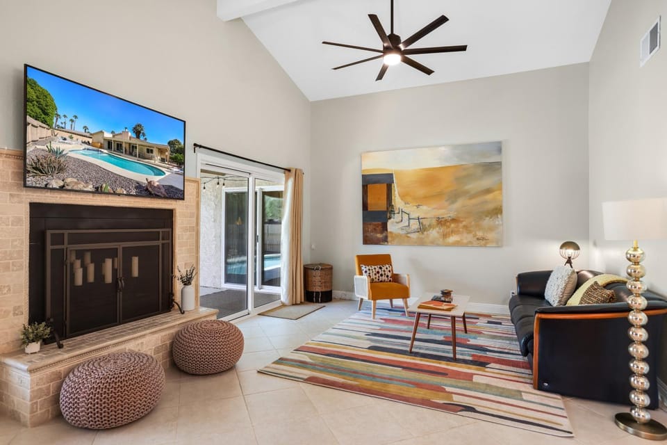 TV and multimedia, Living room, Seating area