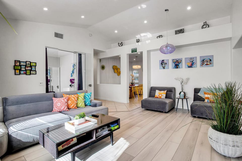 Living room, Seating area