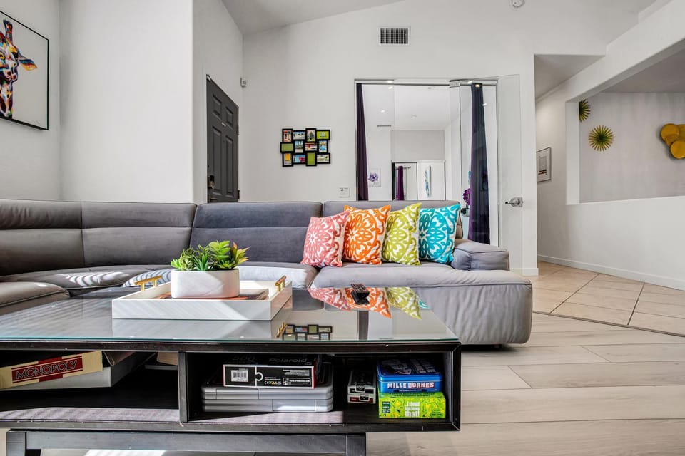 Living room, Seating area