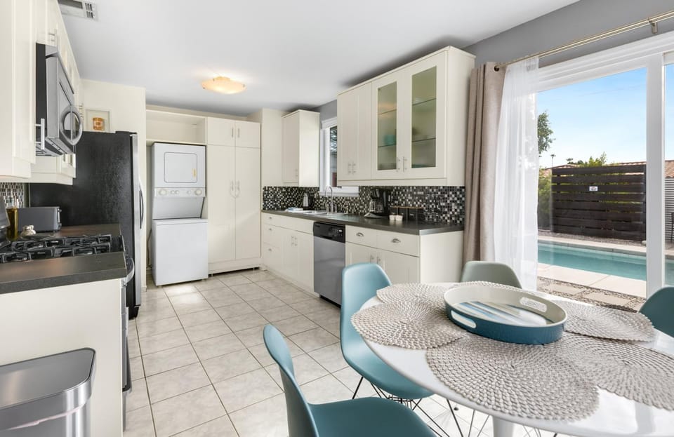 Kitchen or kitchenette, kitchen
