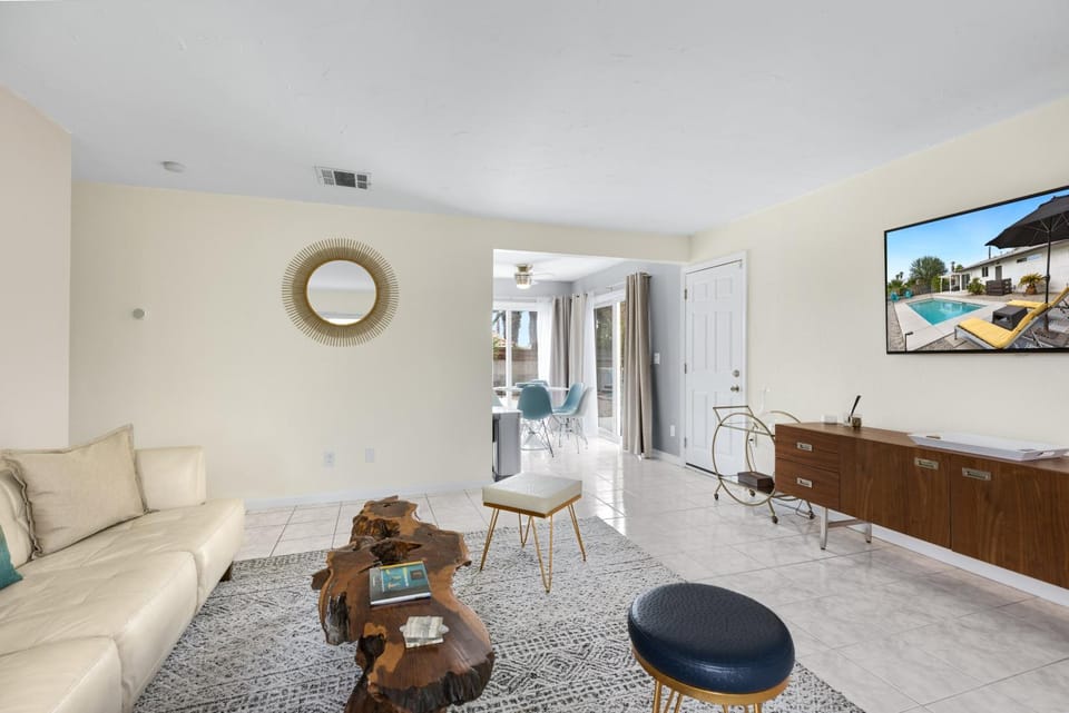 TV and multimedia, Living room, Seating area