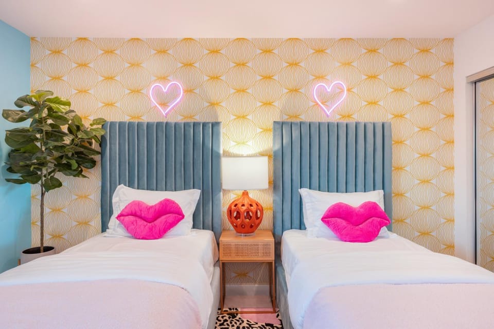 Bed, Bedroom