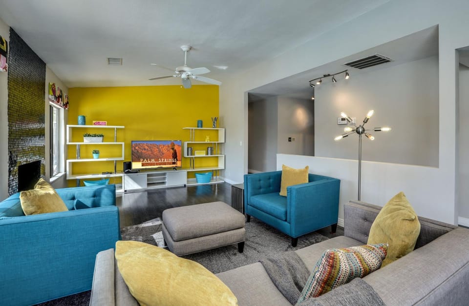 Living room, Seating area