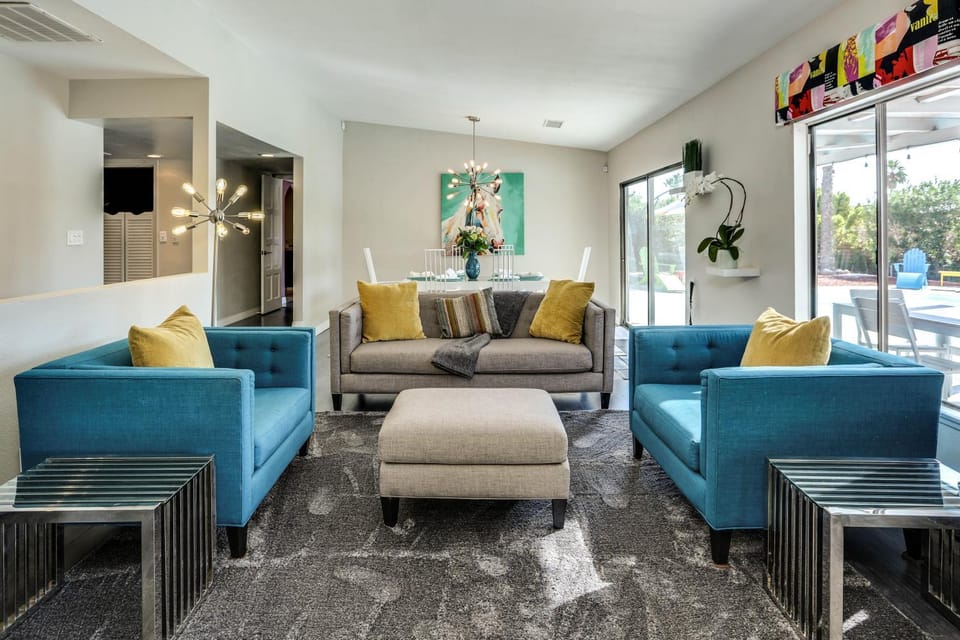 Living room, Seating area