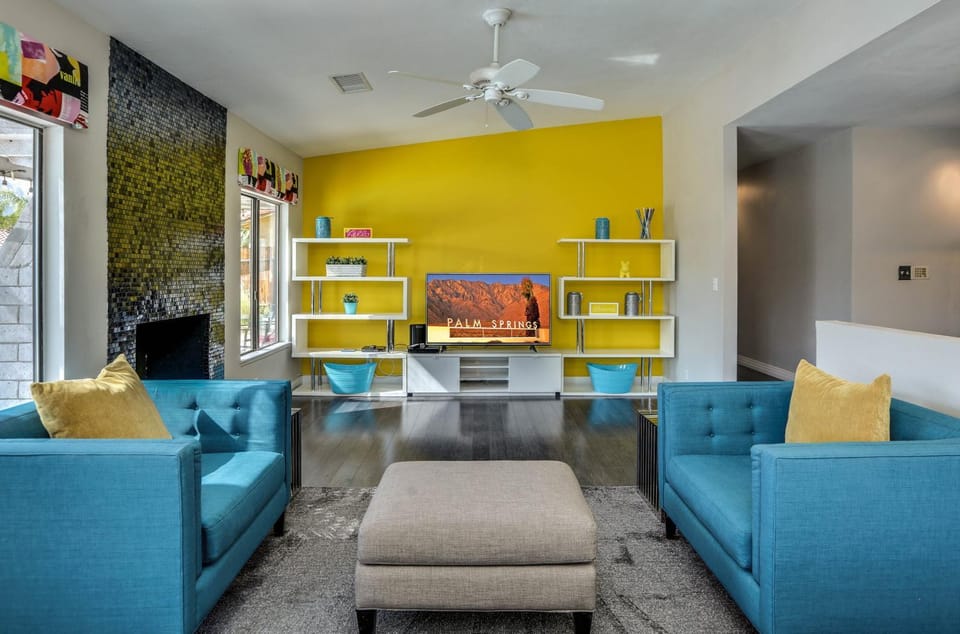 Living room, Seating area
