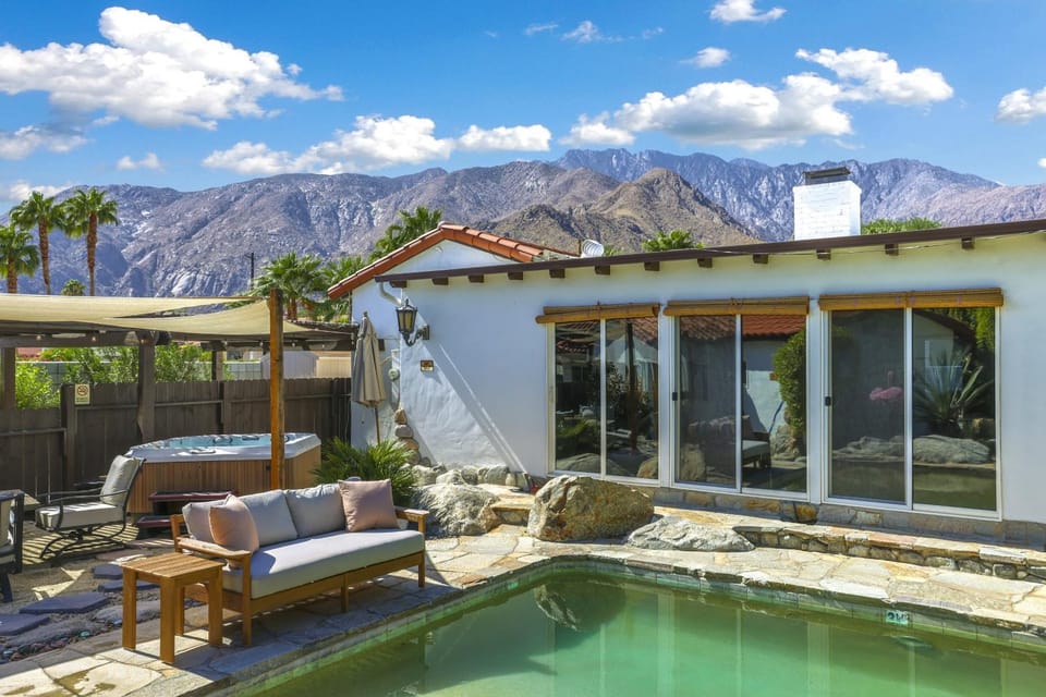Property building, Day, Mountain view, Swimming pool