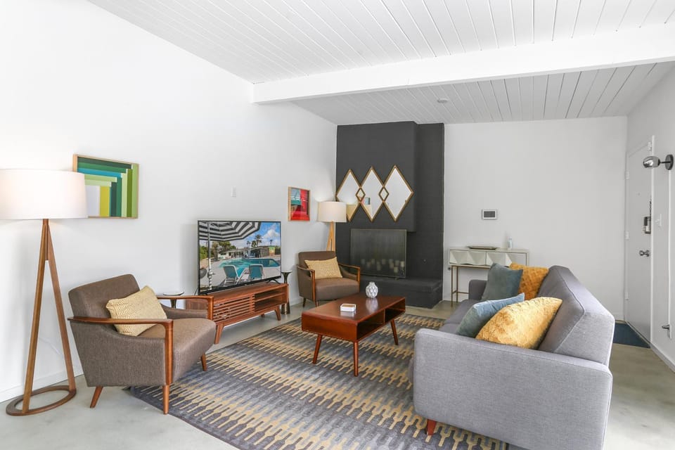 TV and multimedia, Living room, Seating area
