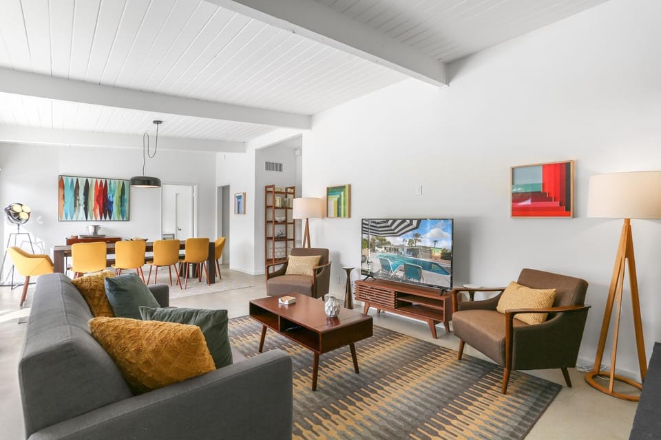 TV and multimedia, Living room, Seating area