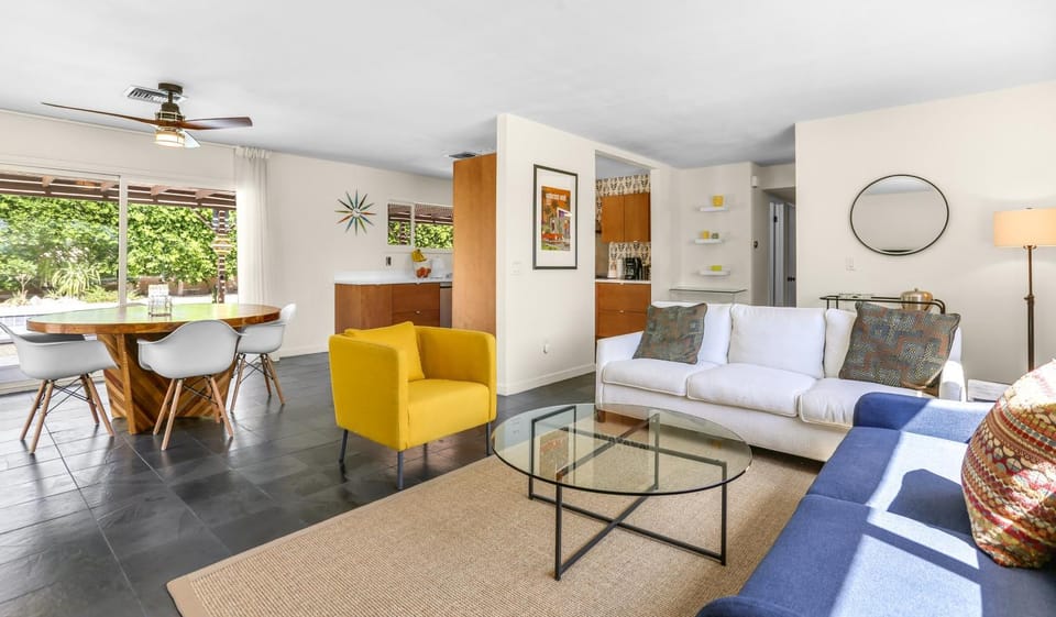Living room, Seating area, Dining area