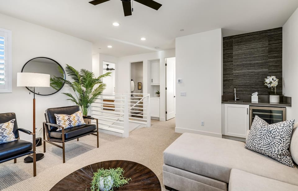 Living room, Seating area
