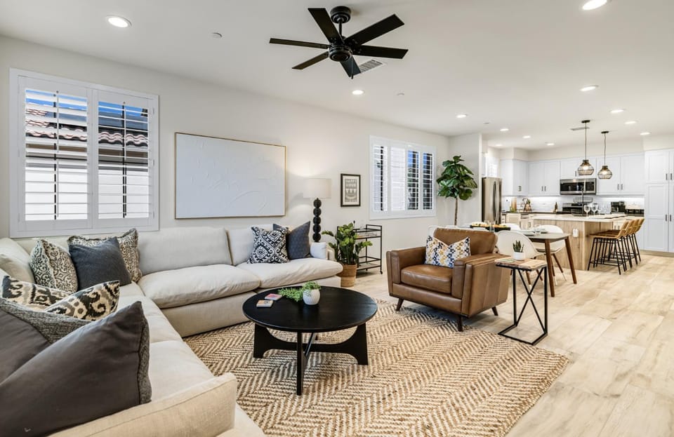 Living room, Seating area, Dining area