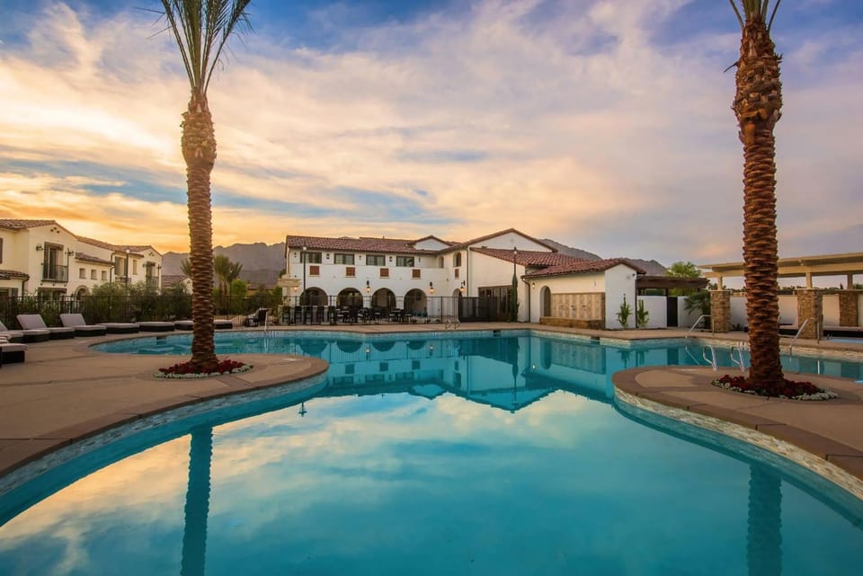 Property building, Swimming pool, Swimming pool, sunbed