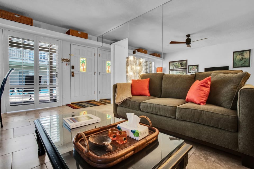 Living room, Seating area