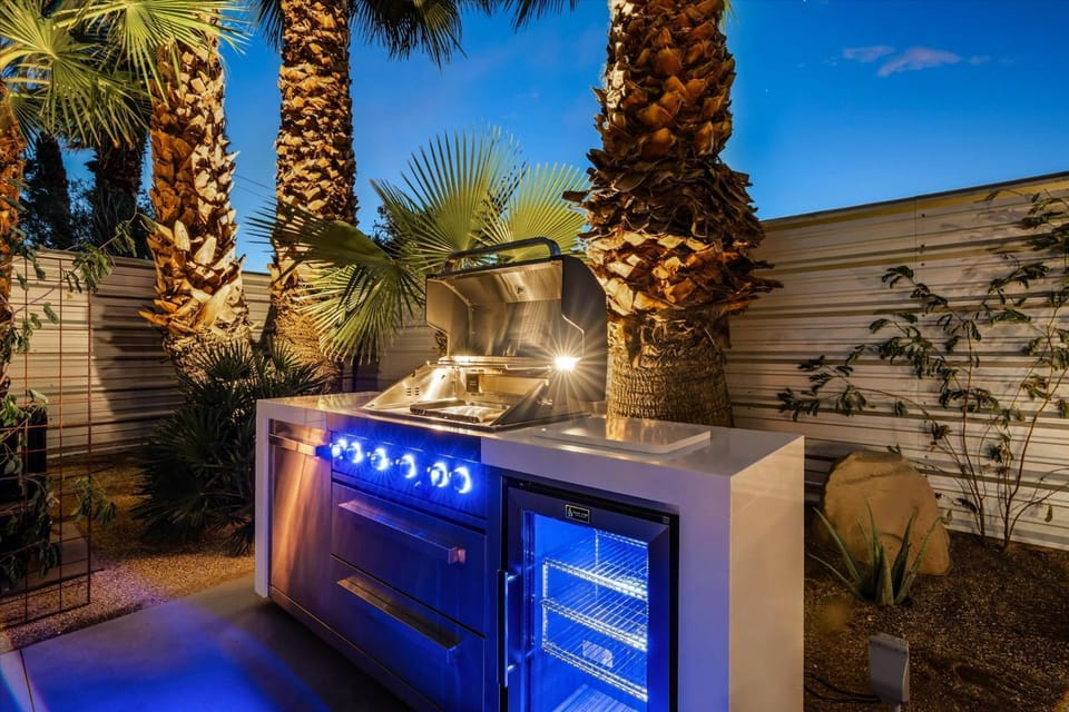 Kitchen or kitchenette, kitchen