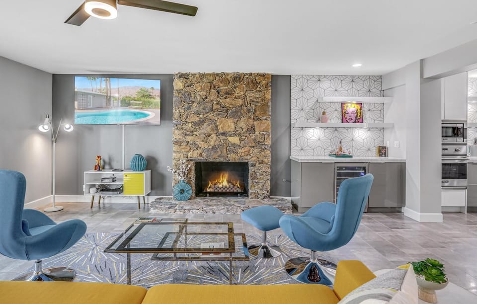 TV and multimedia, Living room, Seating area