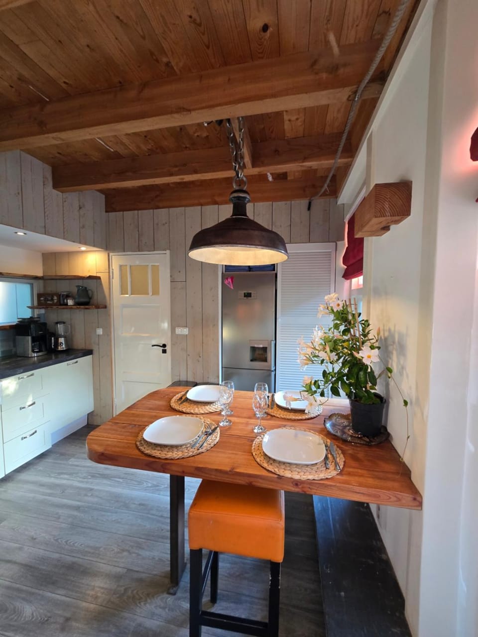 Kitchen or kitchenette, Dining area, oven, pet friendly, stove