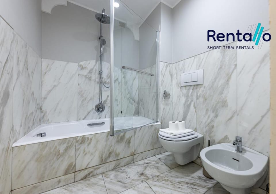 Shower, Toilet, Bathroom, Bath, bidet, hair dryier, towels