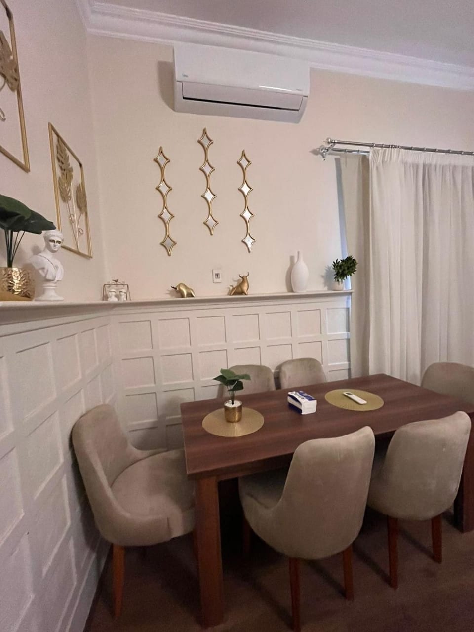 Zamalek high ceiling 3BR Apartment in Cairo