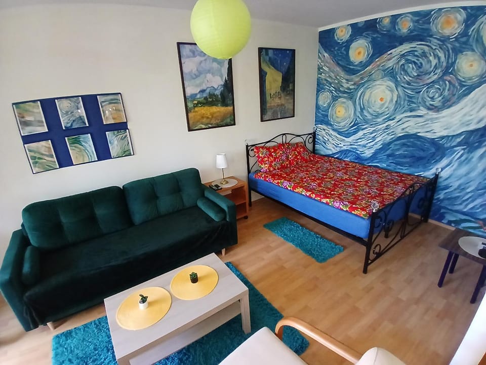 Bed, Living room, Photo of the whole room, Seating area, Bedroom