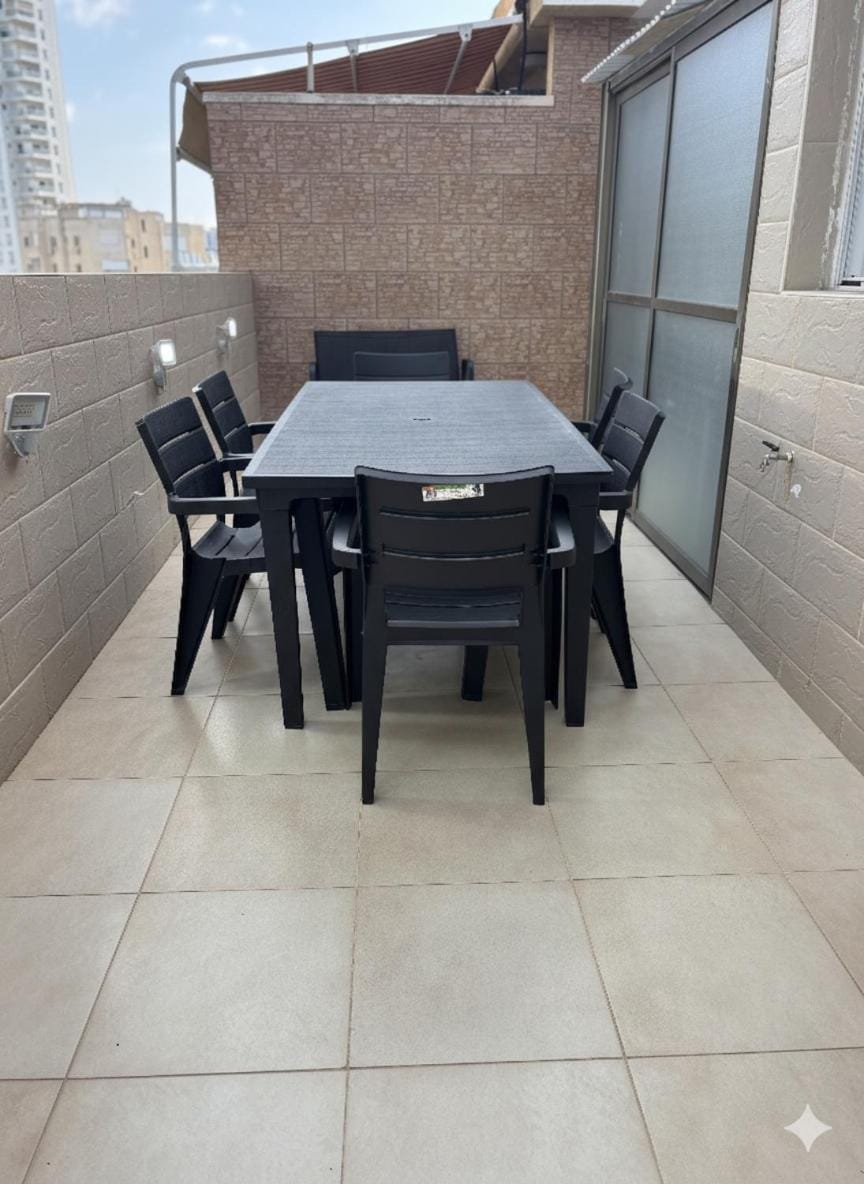 Ussishkin Penthouse Apartment in Netanya