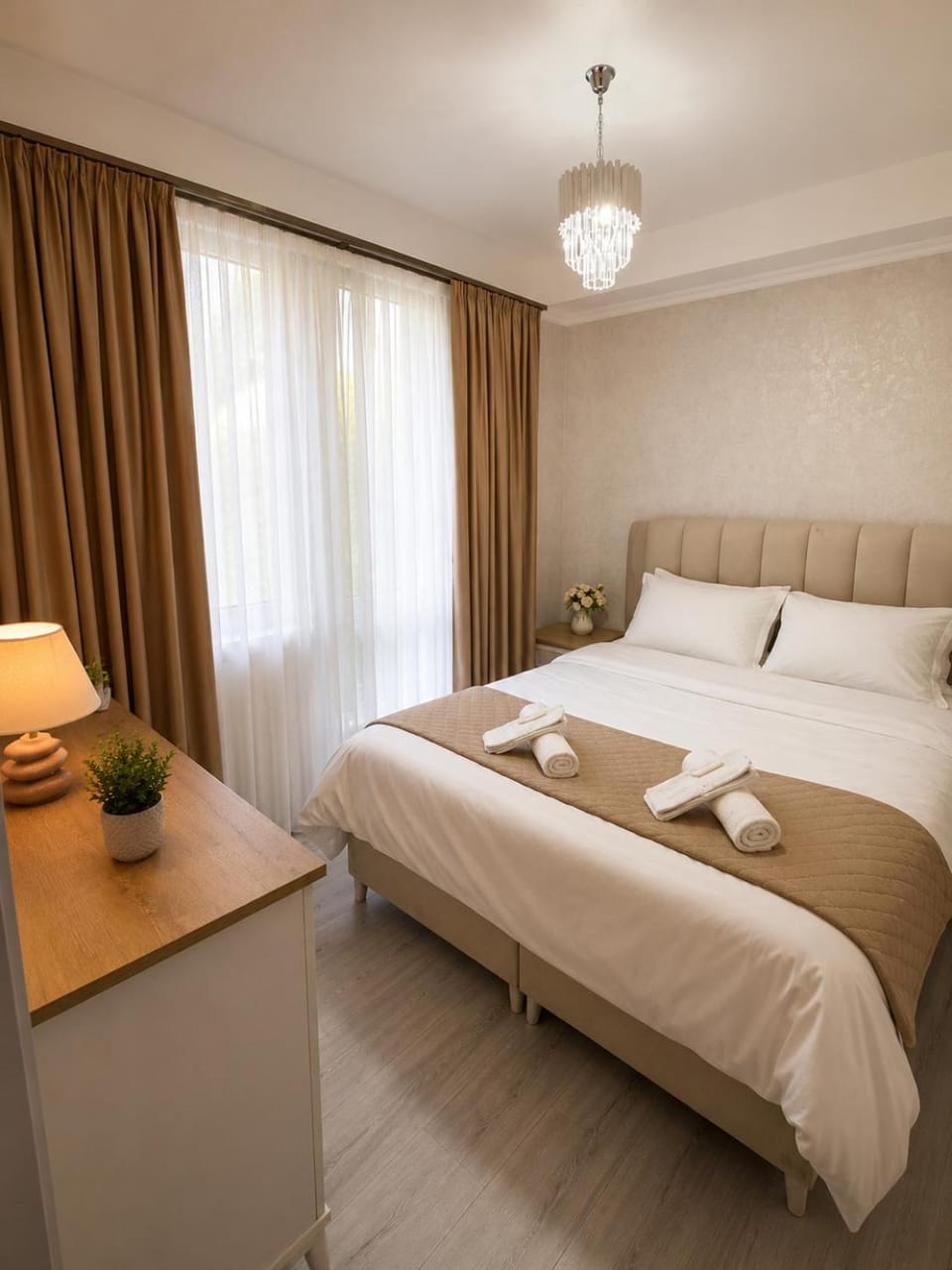 Bed, Photo of the whole room, Bedroom, towels