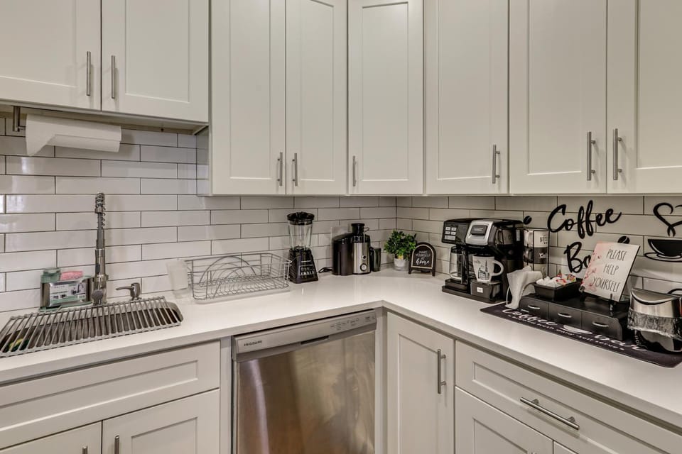 4,500-Sq-Ft Suburban Boston Home By Franklin Park! House in Milton