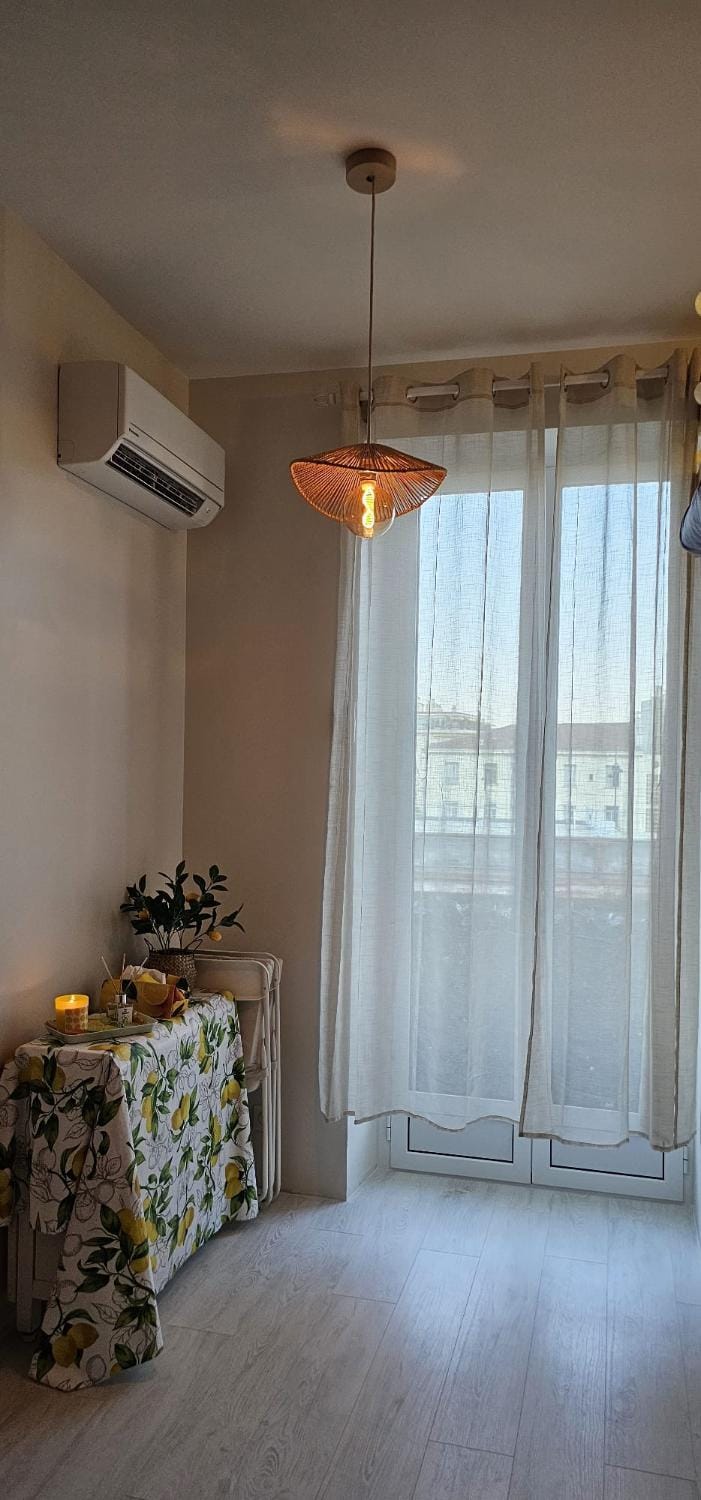 Living room, Seating area, air conditioner