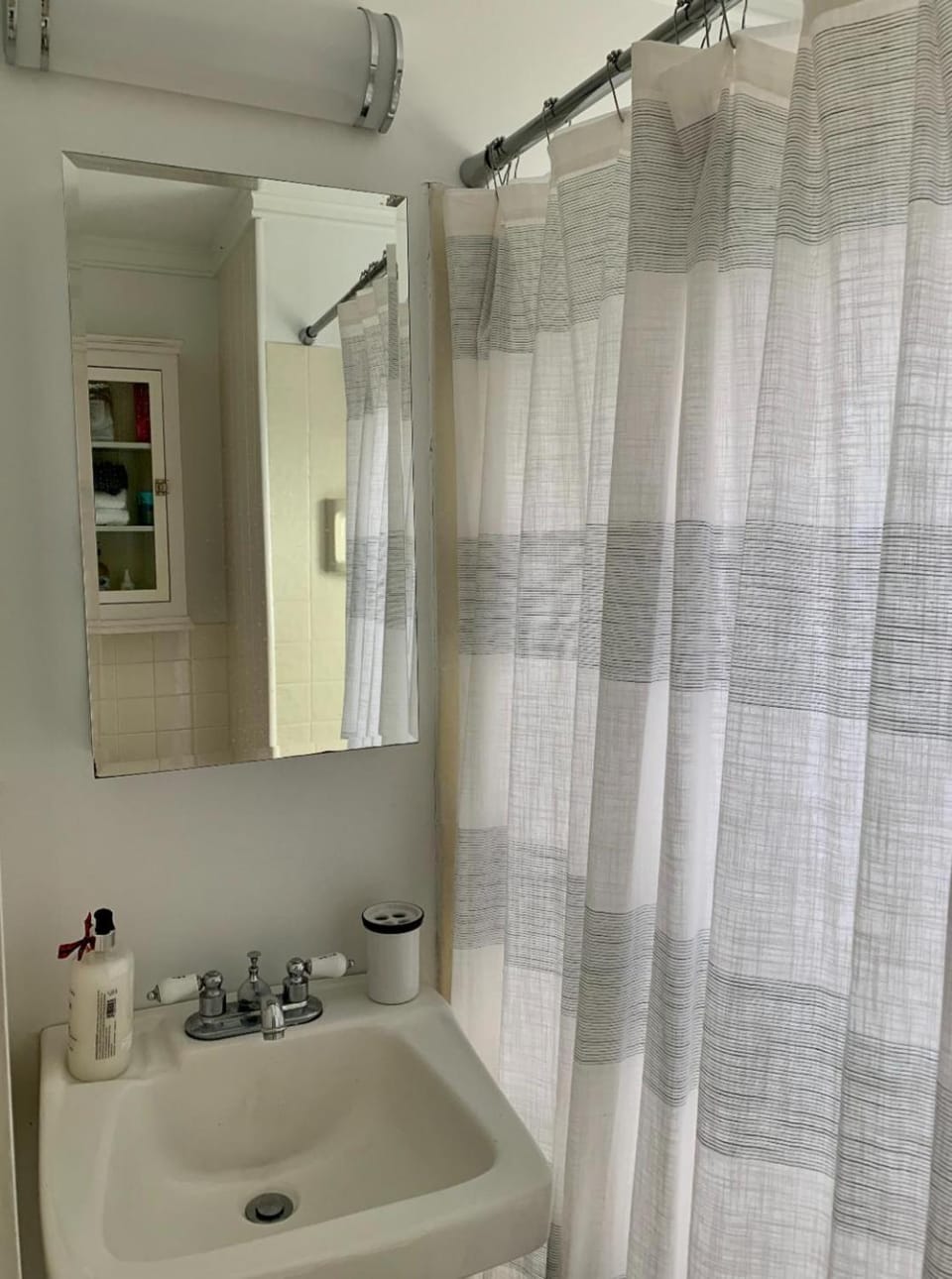 Shower, Bathroom, Bath, towels