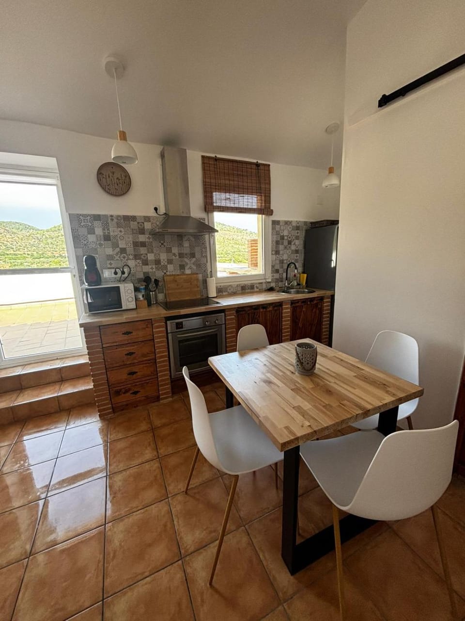 Dining area, kitchen