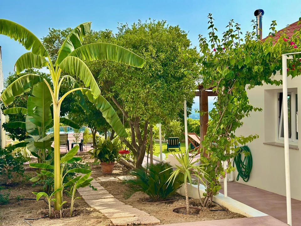 Garden, Garden view