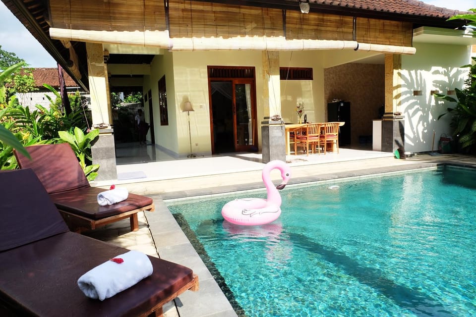 Neighbourhood, Area and facilities, Swimming pool, Swimming pool