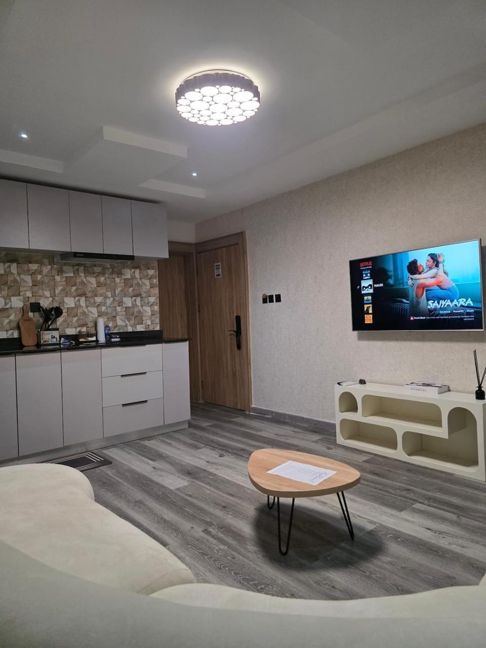 TV and multimedia, Kitchen or kitchenette, Living room