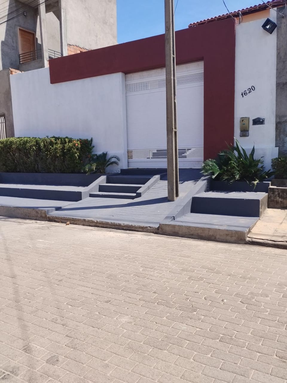 Facade/entrance