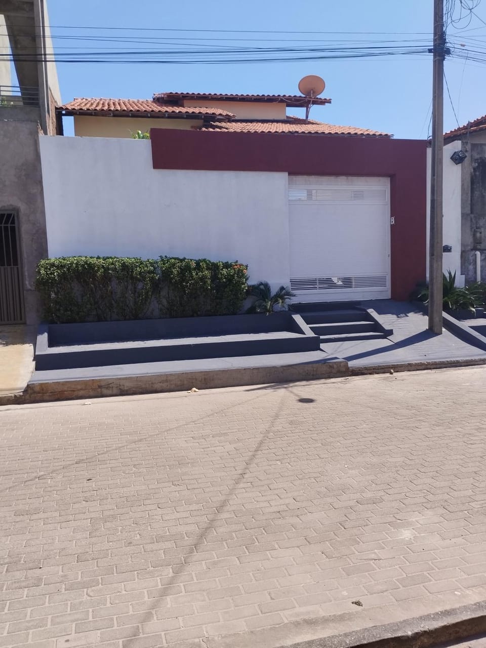 Facade/entrance