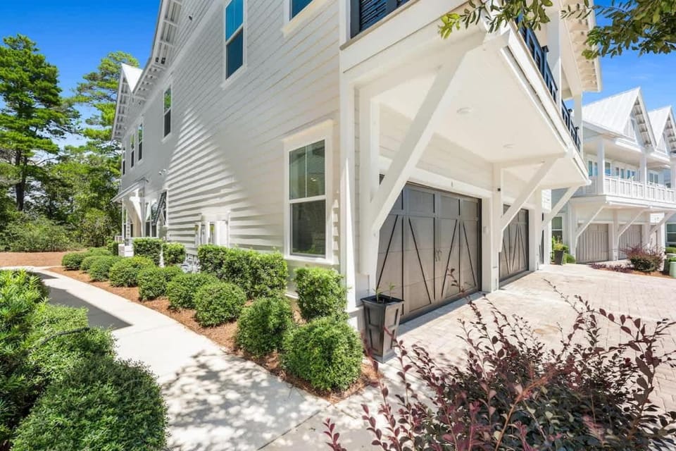 Sunshine for the Soul by Stay on 30A, Golf Cart! House in South Walton County