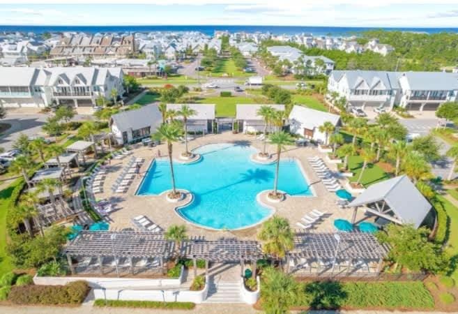 Sunshine for the Soul by Stay on 30A, Golf Cart! House in South Walton County
