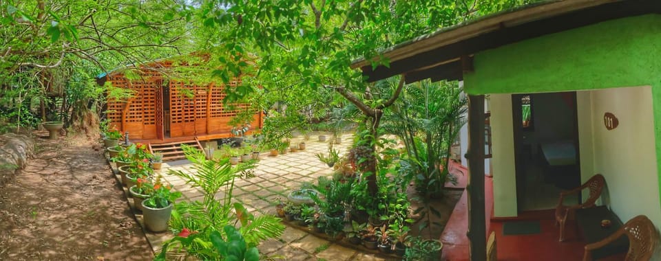 Restaurant/places to eat, Garden view