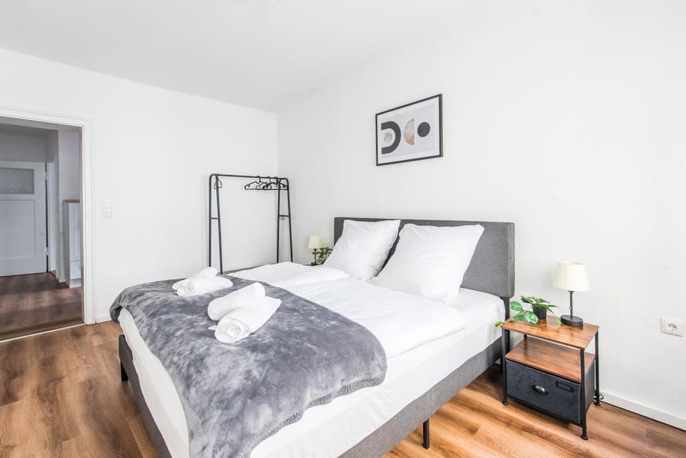 Bed, Bedroom, towels, wardrobe