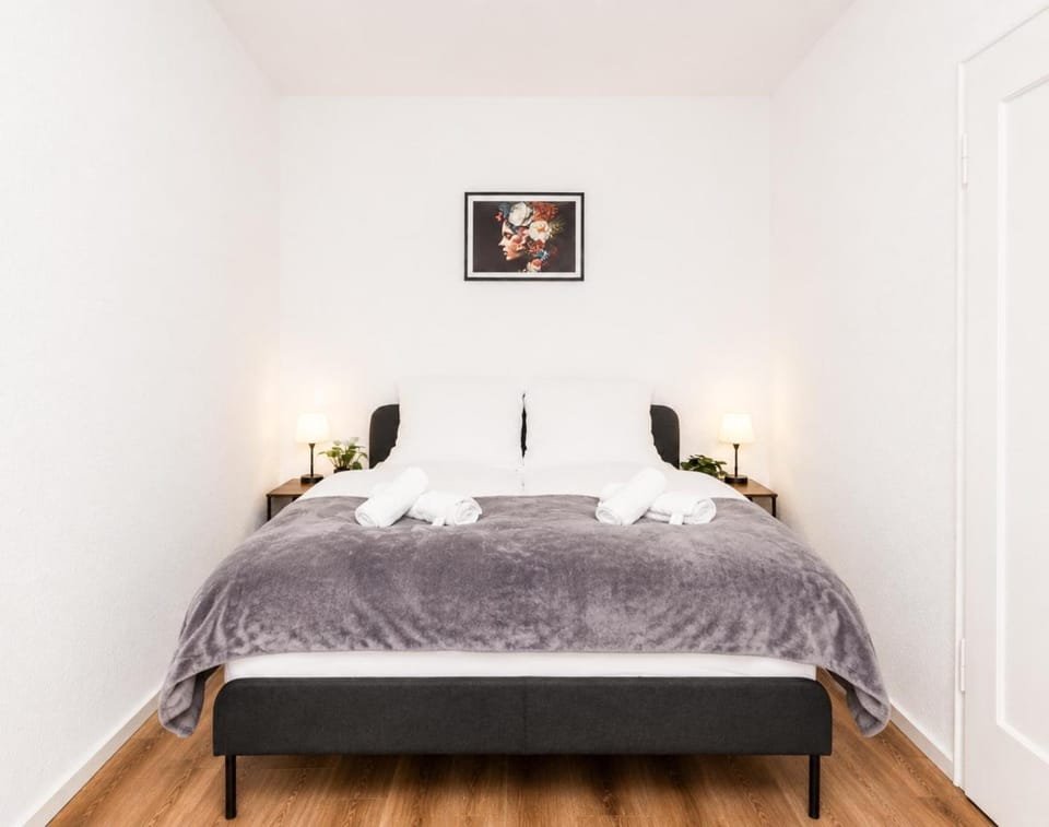 Bed, Photo of the whole room, Bedroom