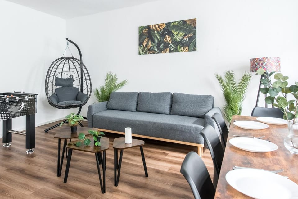 Living room, Seating area, Dining area