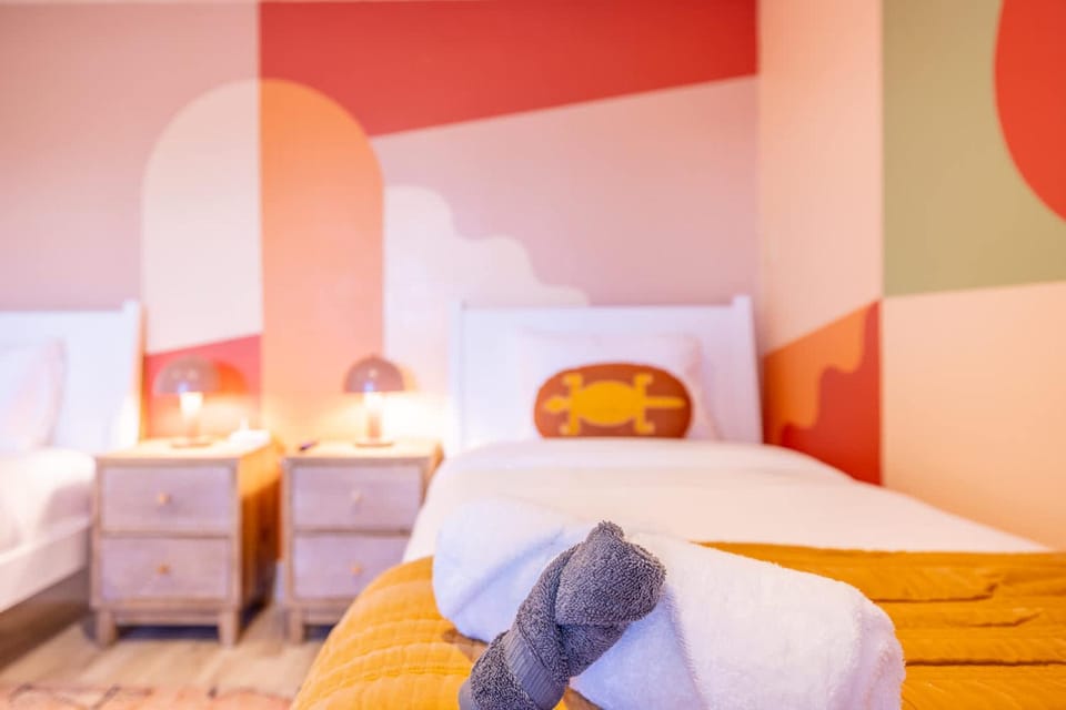 Fun Themed Home With Games and Cowboy Pool House in Tempe