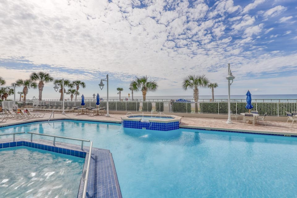 Majestic Sun B1110 Apartment in Miramar Beach